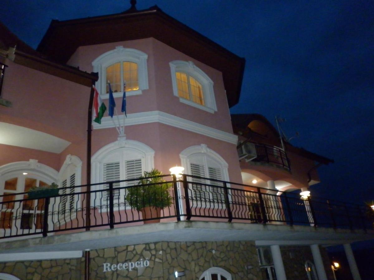 Manor Villa Heviz Exterior foto