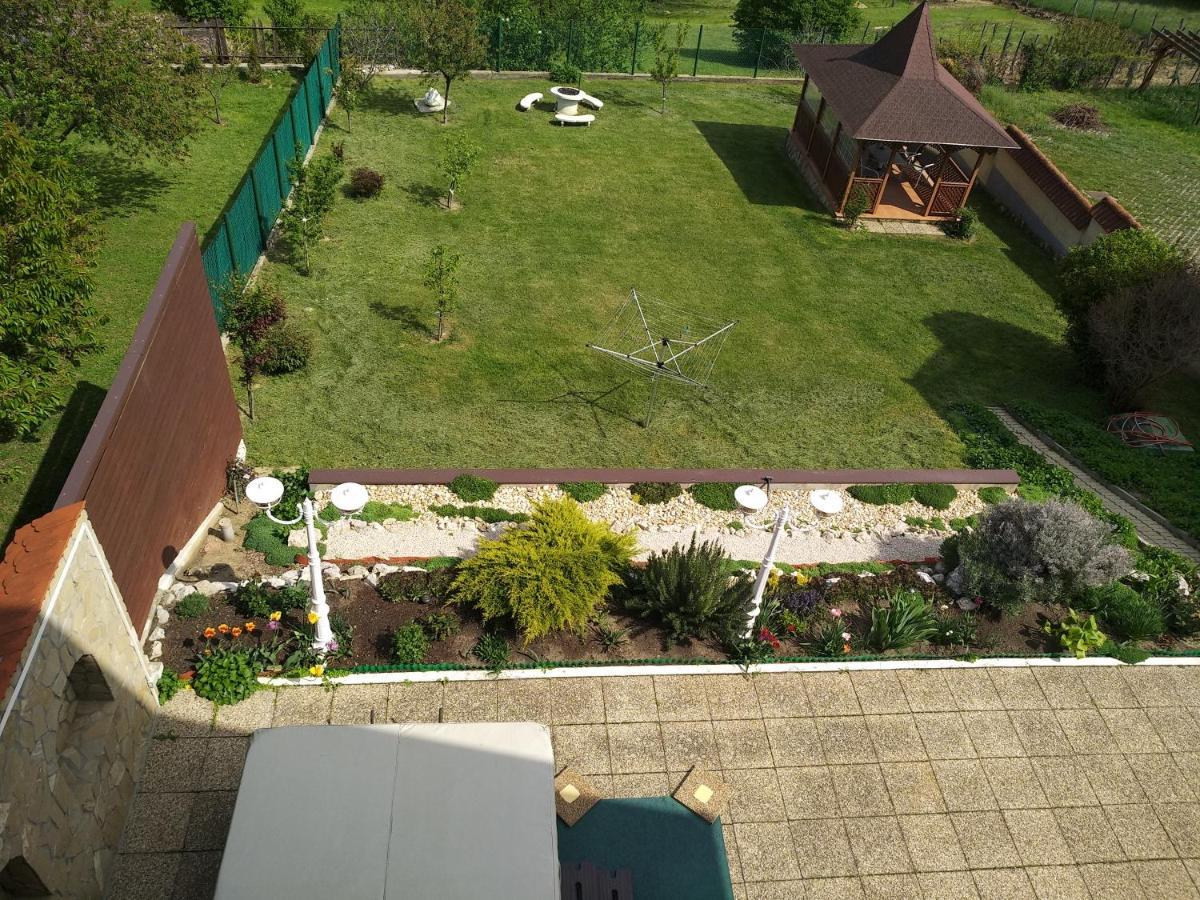 Manor Villa Heviz Exterior foto