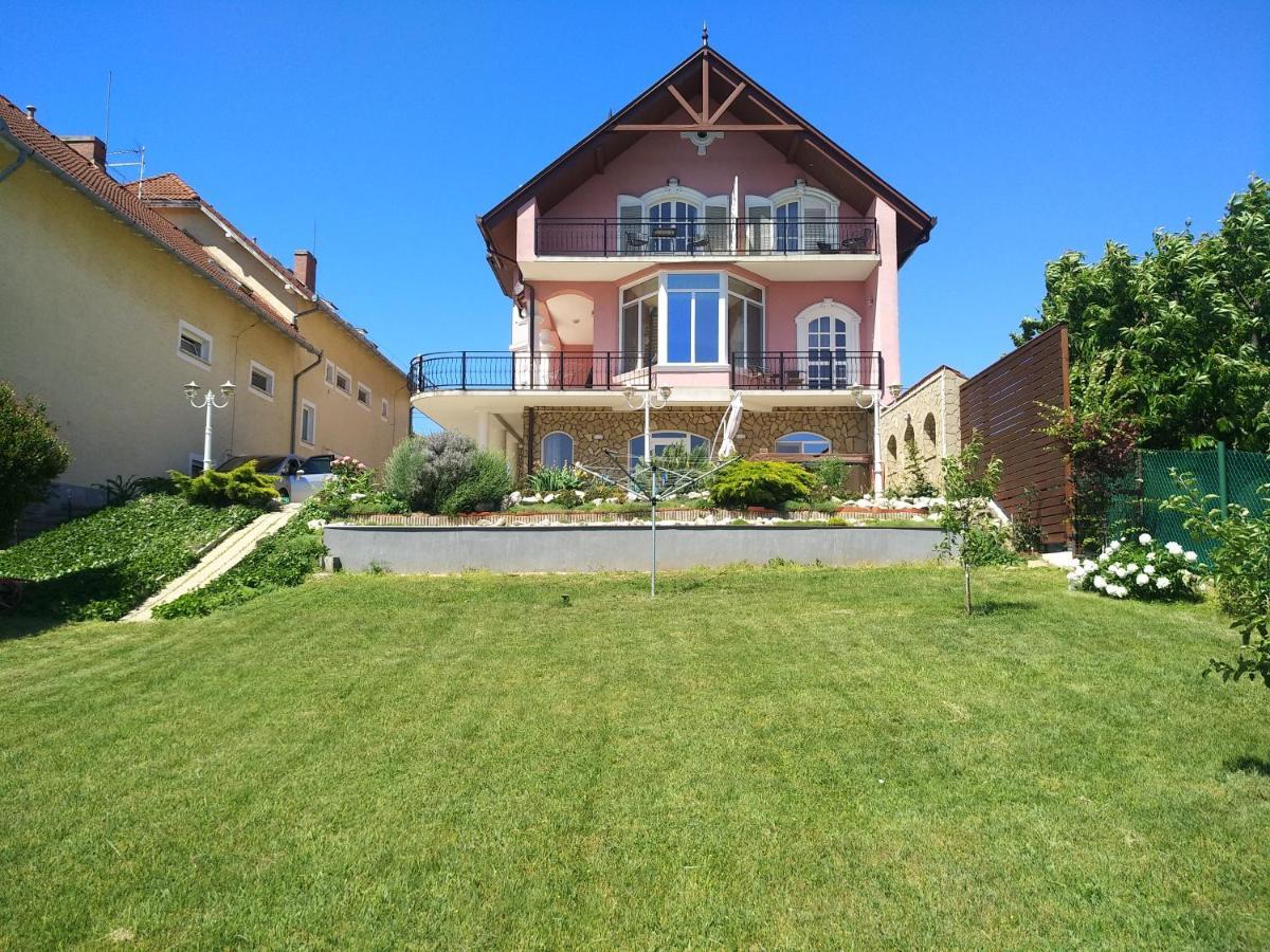 Manor Villa Heviz Exterior foto