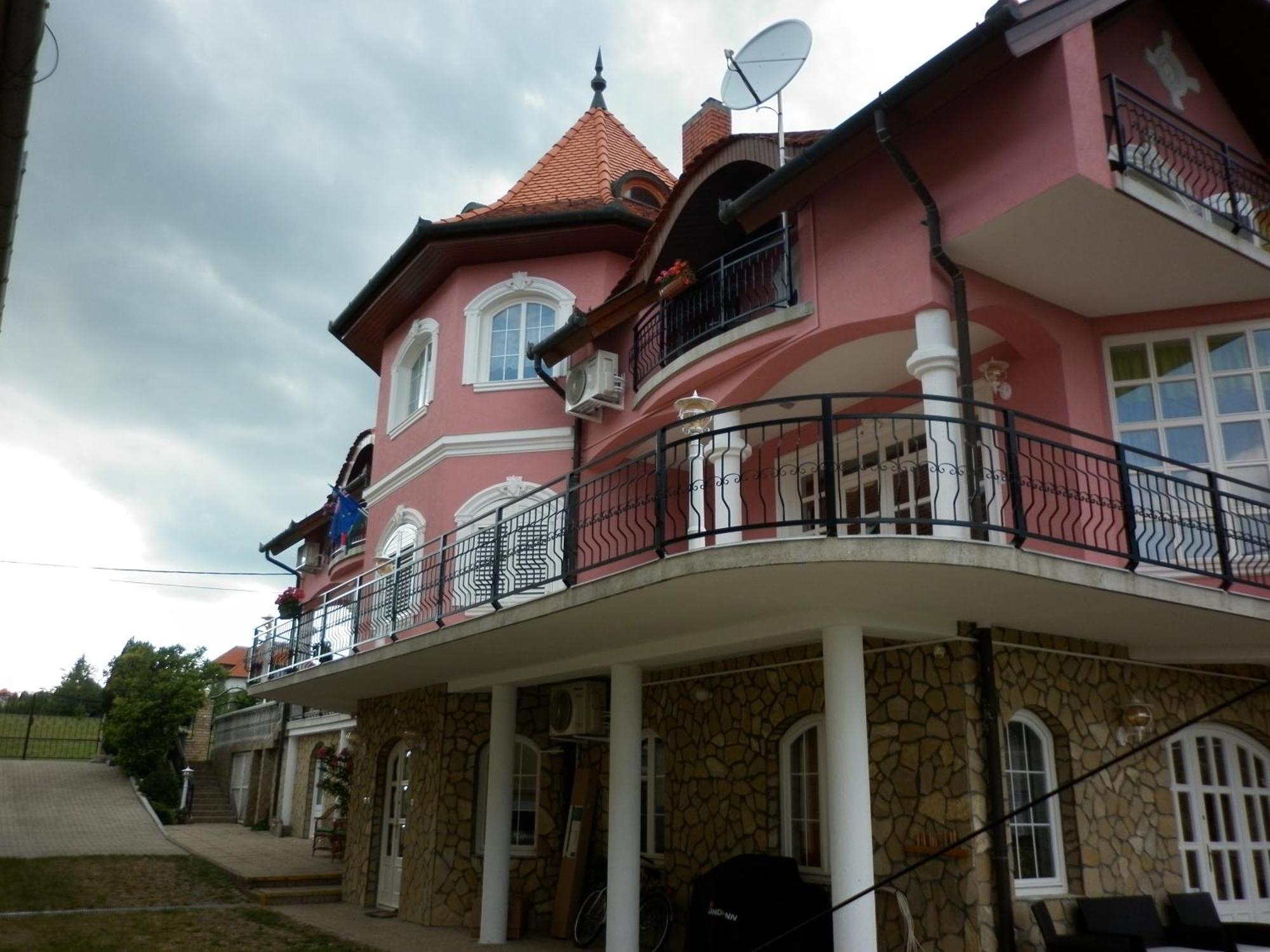 Manor Villa Heviz Exterior foto